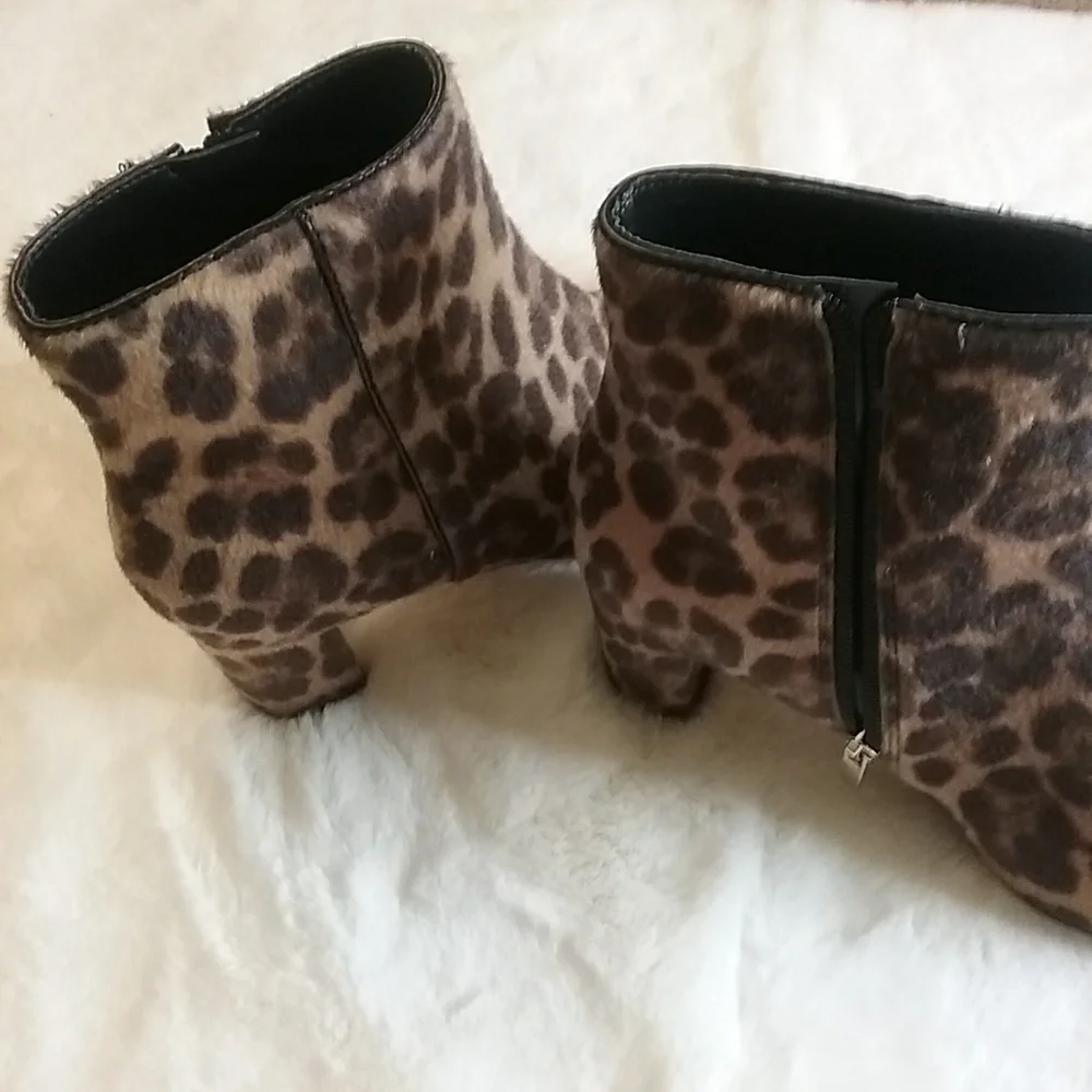 Nine West Cheetah print ankle Boots - Picture 3 of 5